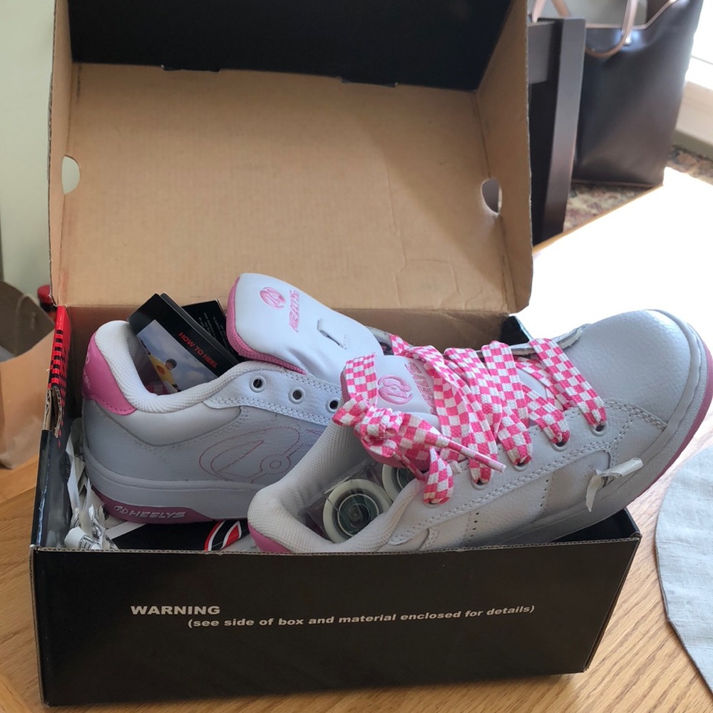 Women’s Size 5 Heelys